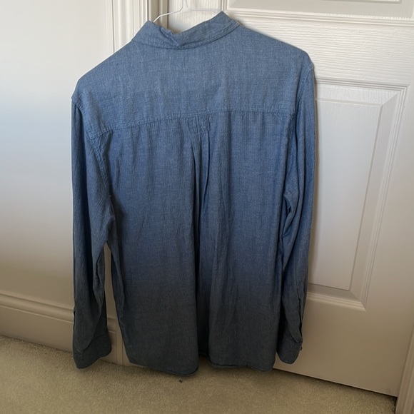 Casual button down - Picture 3 of 4